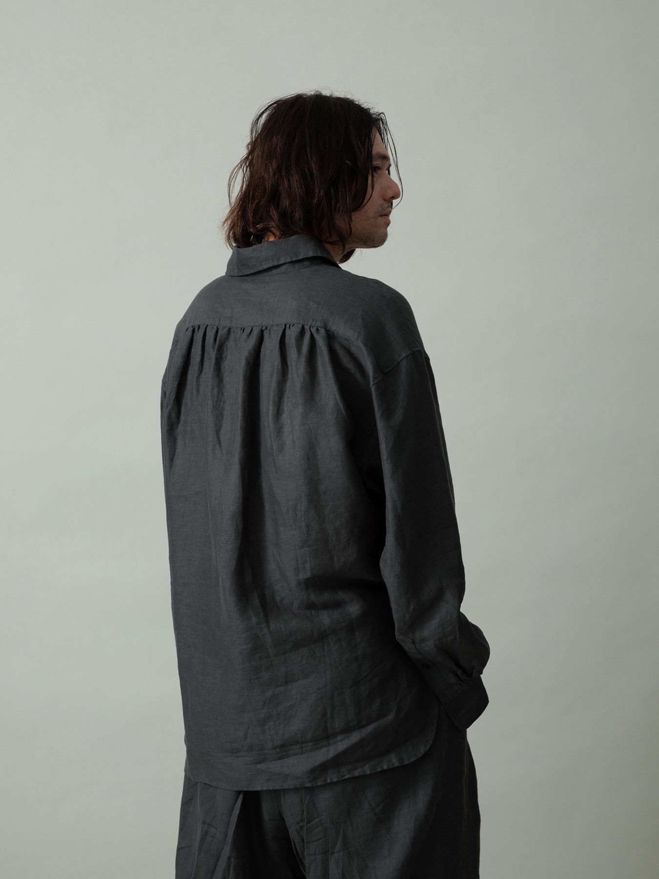 【予約品 2月1日(日) 締切】GATHERLINEN SHIRTS / リネンシャツ / チャコール