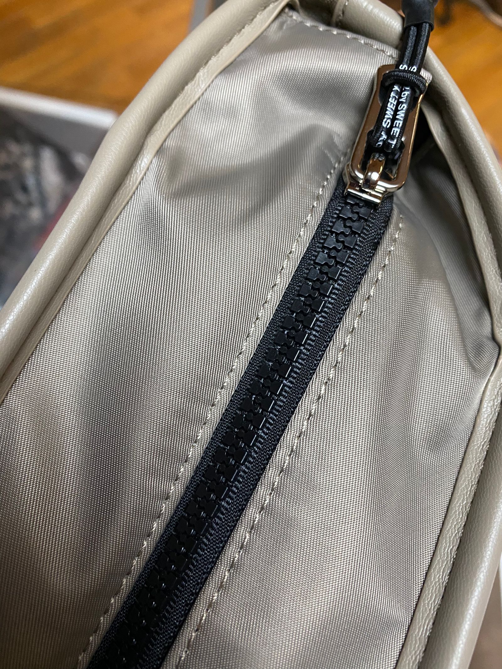 CART LOGO BAG ベージュ 【SY32 by SWEET YEARS GOLF】