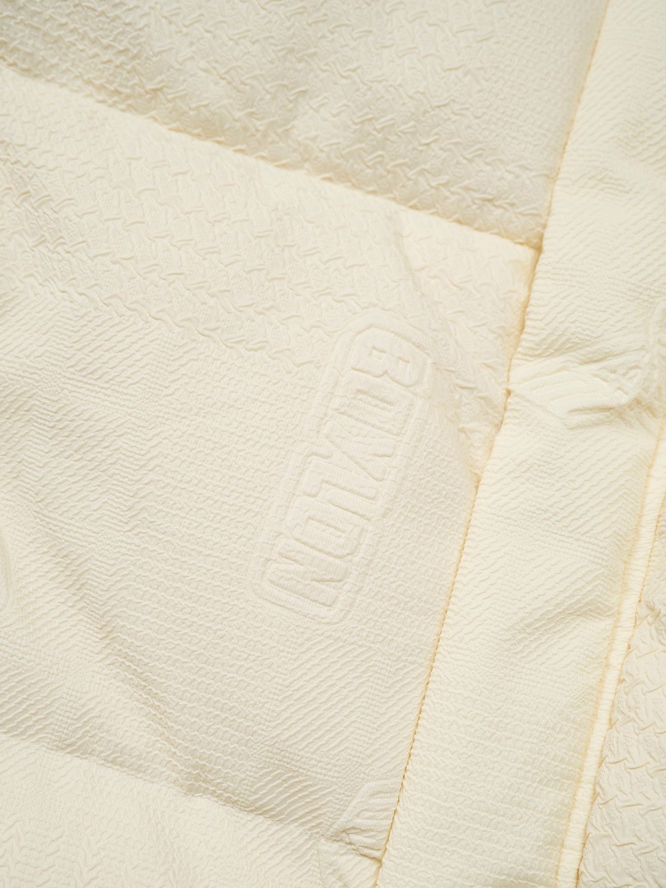 BOY LOGO EMBOSSING DOWN BLOUSON / ダウンブルゾン / オフホワイト