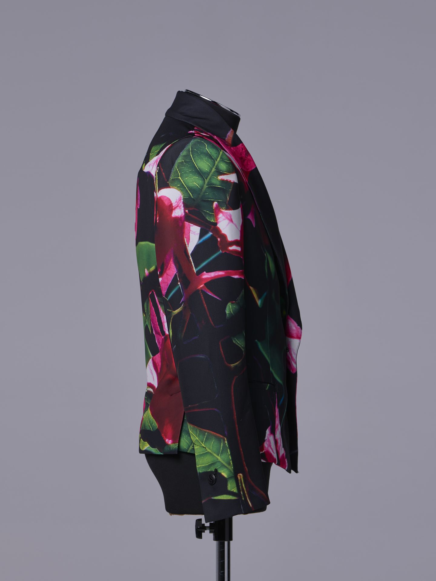 《予約品11月4日 》 ShortPeackedJacket / ショートジャケット / ブラック・ブーゲンビリア