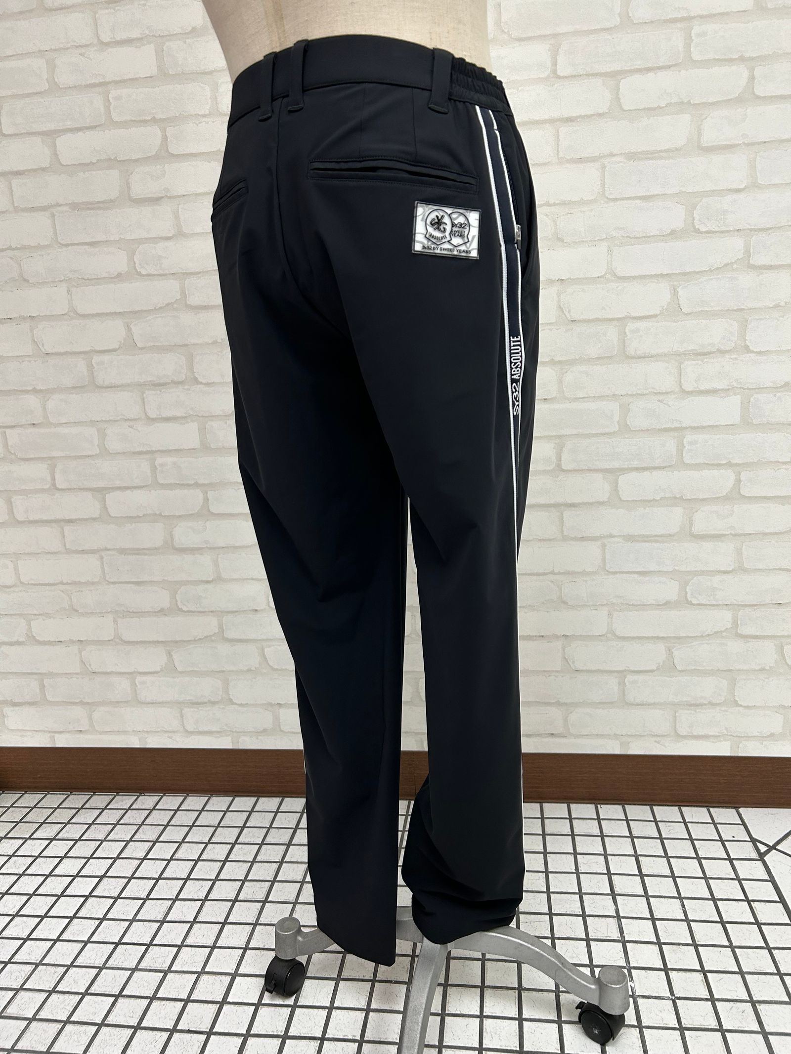 イタリア生地ハイストレットSTRETCH JQ TAPE PANTS / ブラック 【SY32 by SWEET YEARS GOLF】