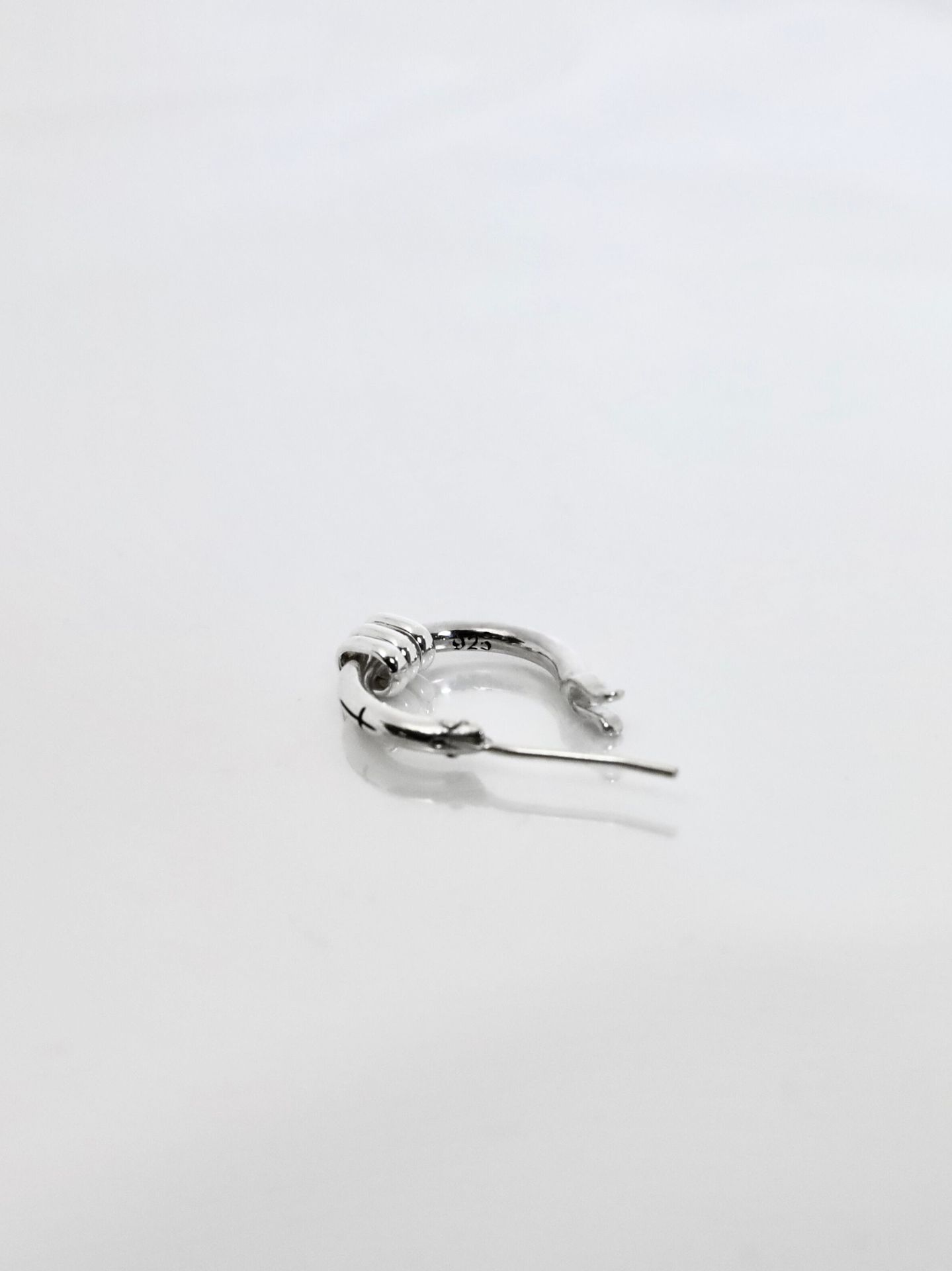 《受注生産》 CROSS THIN HOOP with OVAL / クロスシンフープピアス ウィズ オーバル 【注文から2～3週間後入荷予定】
