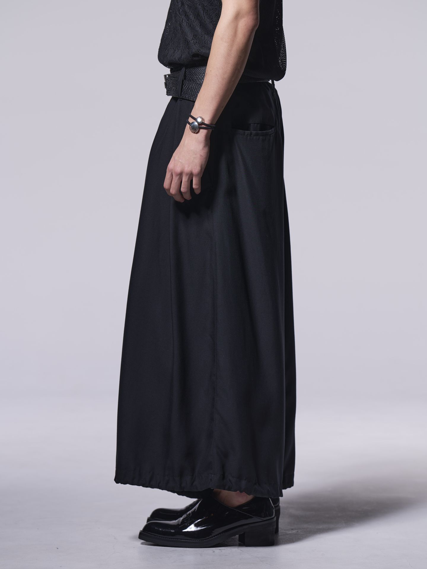 《予約品》 SharringWideTuckSlacks / ワイドタックスラックス / ブラック