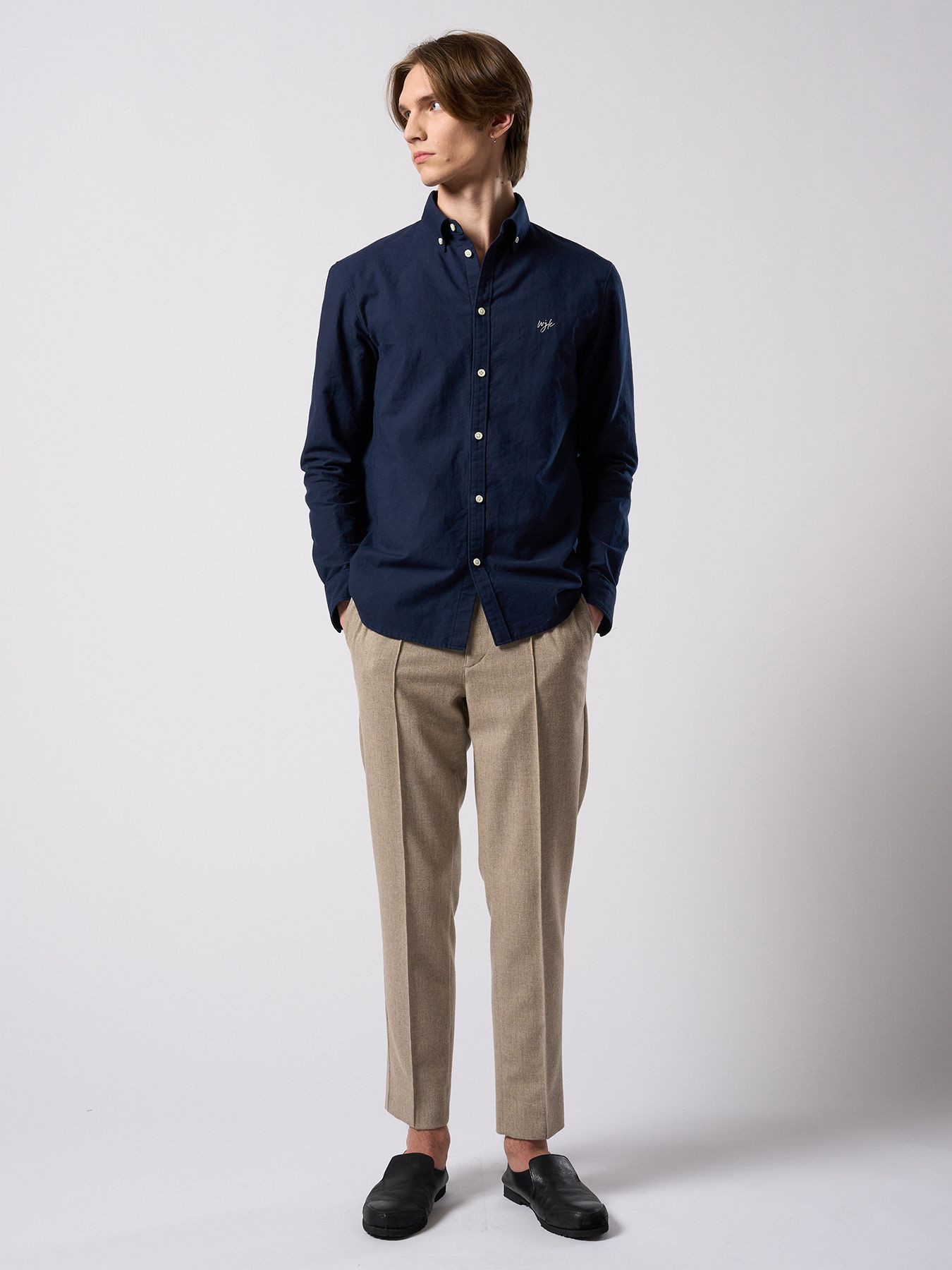 【予約品 4月19日(日) 18時締切】comfort pin-tuck slim slacks / コンフォート ピンタック スリムスラックス / ネイビー