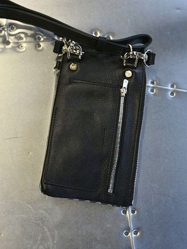 《予約品》 vermilion×RESOUND PVC Mobile pouch / ウォレットショルダーバッグ / ブラック