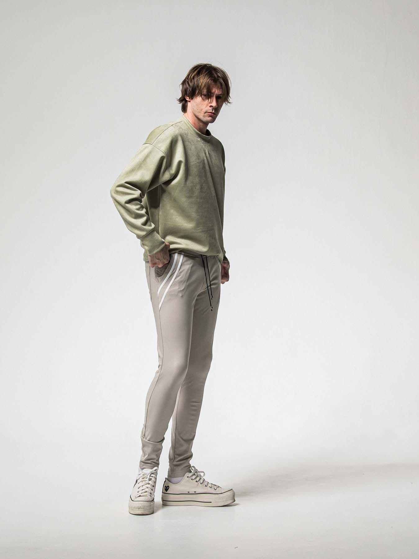 【予約品 8月31日(日) 締切】SUEDE DROP TRAINER / スウェード ドロップショルダートレーナー / カーキ