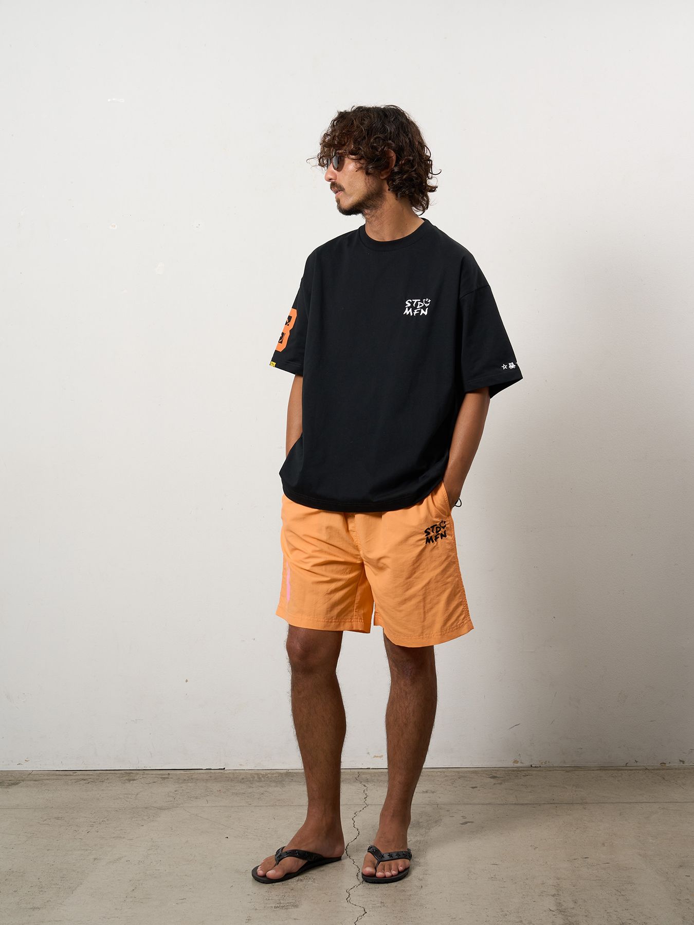 【予約品 10月16日(木) 締切】7ozコットン天竺 8マイル ドローコード ワイドSSTシャツ / ブラック
