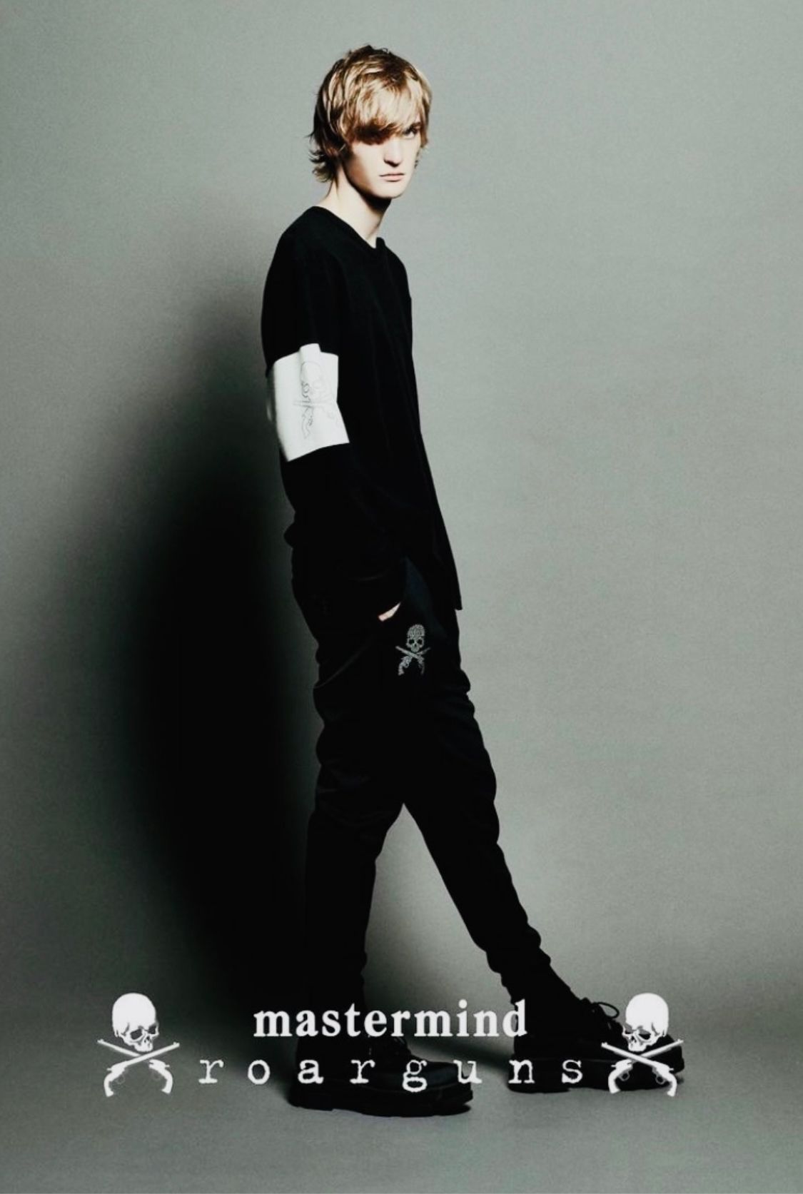 限定ORGANIC PILE SWEAT METALスカルガン黒×白roarguns×MASTERMIND WORLD】
