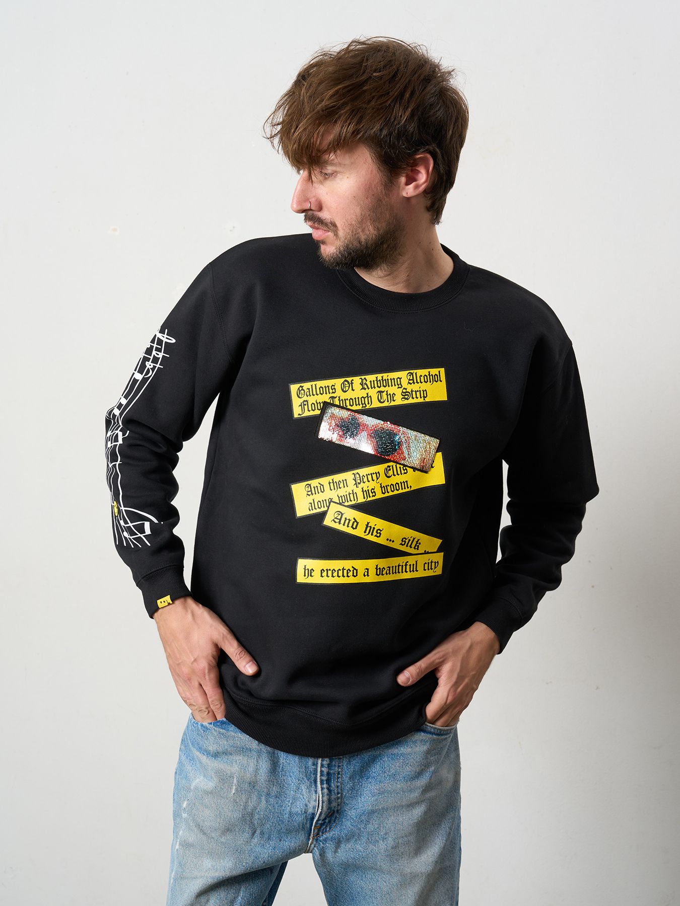 【予約品 5月8日(木) AM10時 締切】 TC裏毛起毛 リリック リボン シークインMUSICプリント スウェットシャツ / ブラック
