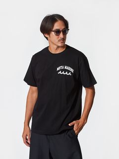 【予約】 muta College Logo Tee / Tシャツ / ブラック 【Acanthus×muta】