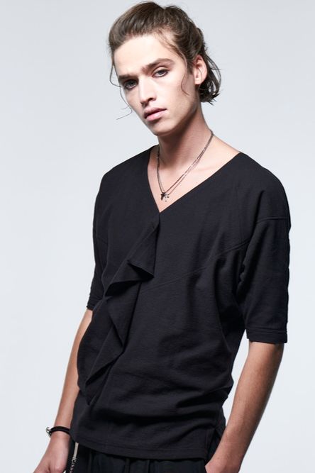 《予約品》 FrillKimonoSleeveT-Shirt / ブラック 【kiryuyrik】 2023年3月以降入荷予定