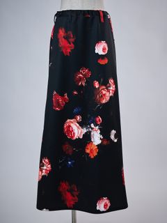 【予約品 4月26日(日) 締切】Back Zip Skirt / バックジップスカート / ブラックフローラ