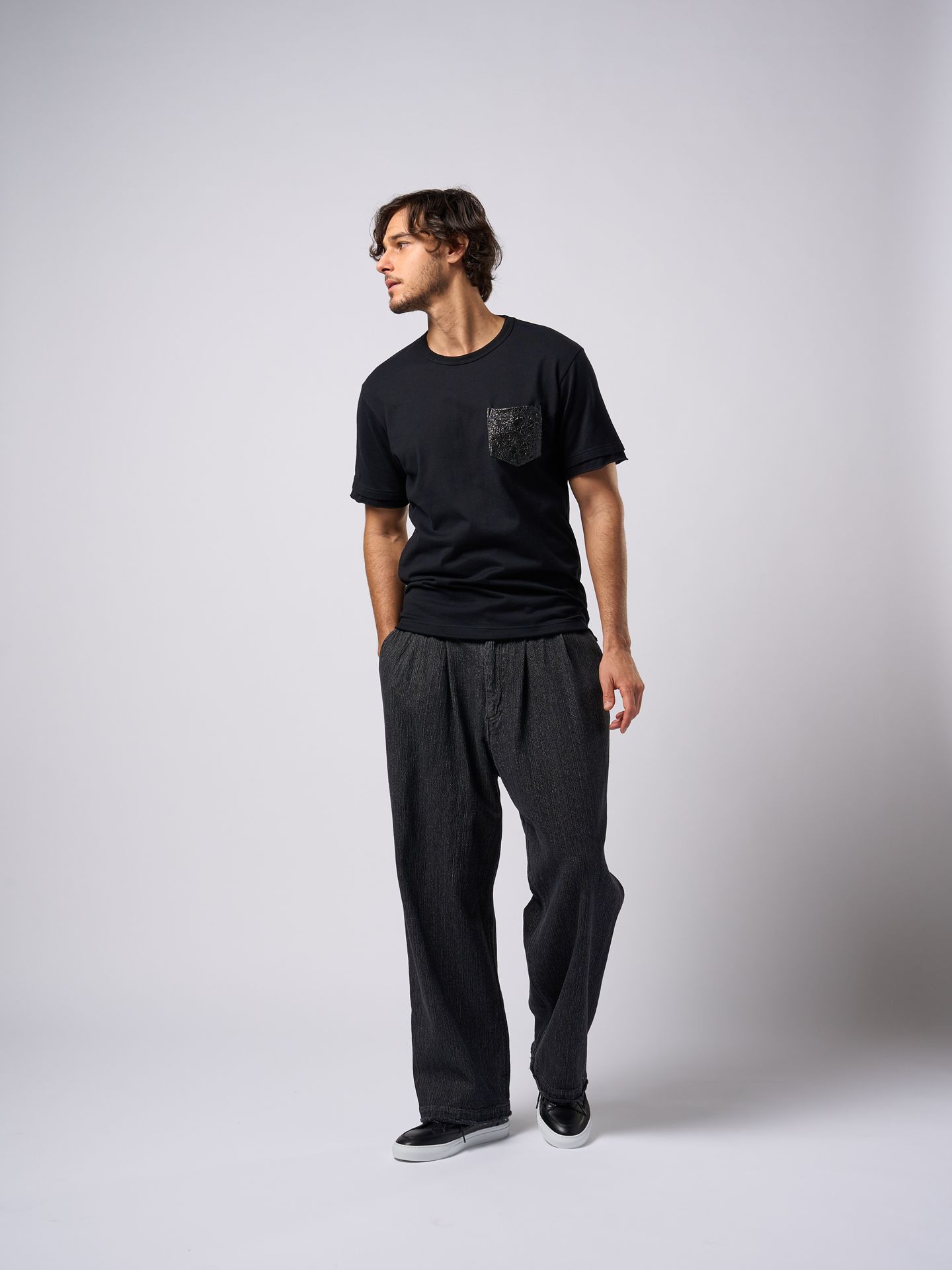 【予約品9月19日 10時締め】 crash leather pocket Tee  / Tシャツ / ブラック