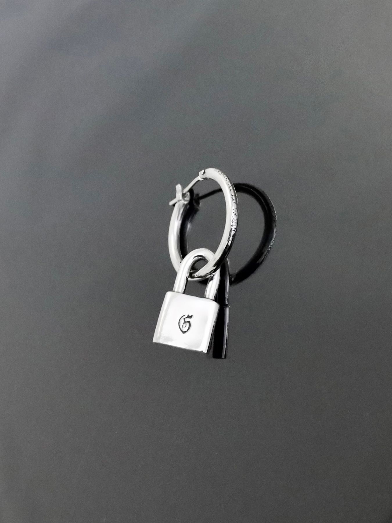 《受注生産》THIN HOOP raised by wolves [LARGE] with PADLOCK / レイズド・バイ・ウルヴス シンフープ・L ウィズ パドロック / 注文から1～2週間後入荷予定
