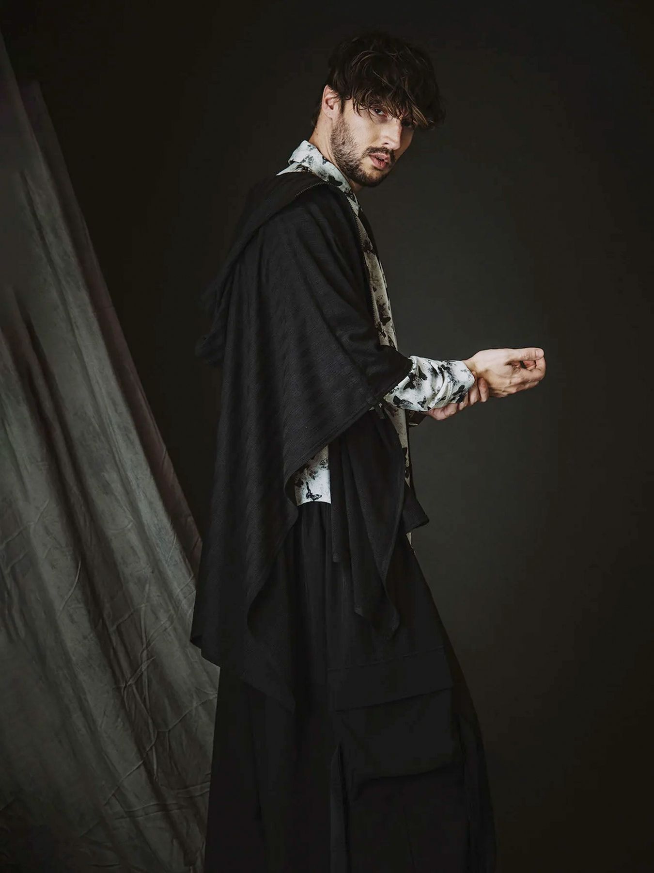 ドローストリングスフーデッドポンチョ / ブラック【NOID.】