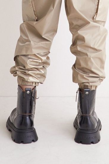 8 HOLE LACE UP BOOTS レースアップブーツ / BLACK 【BOY LONDON】