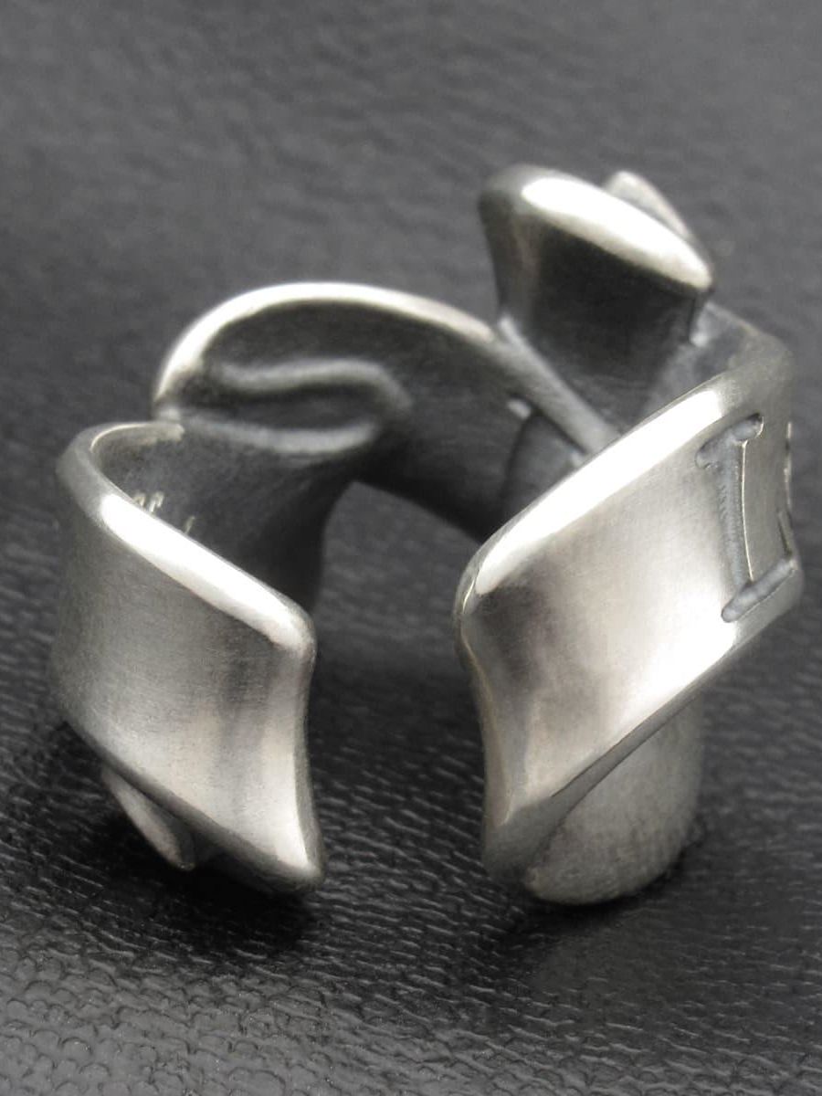 【受注生産品】 Flap Ribbon Ear Cuff / LOVE / フラップリボンイヤーカフ ラブ