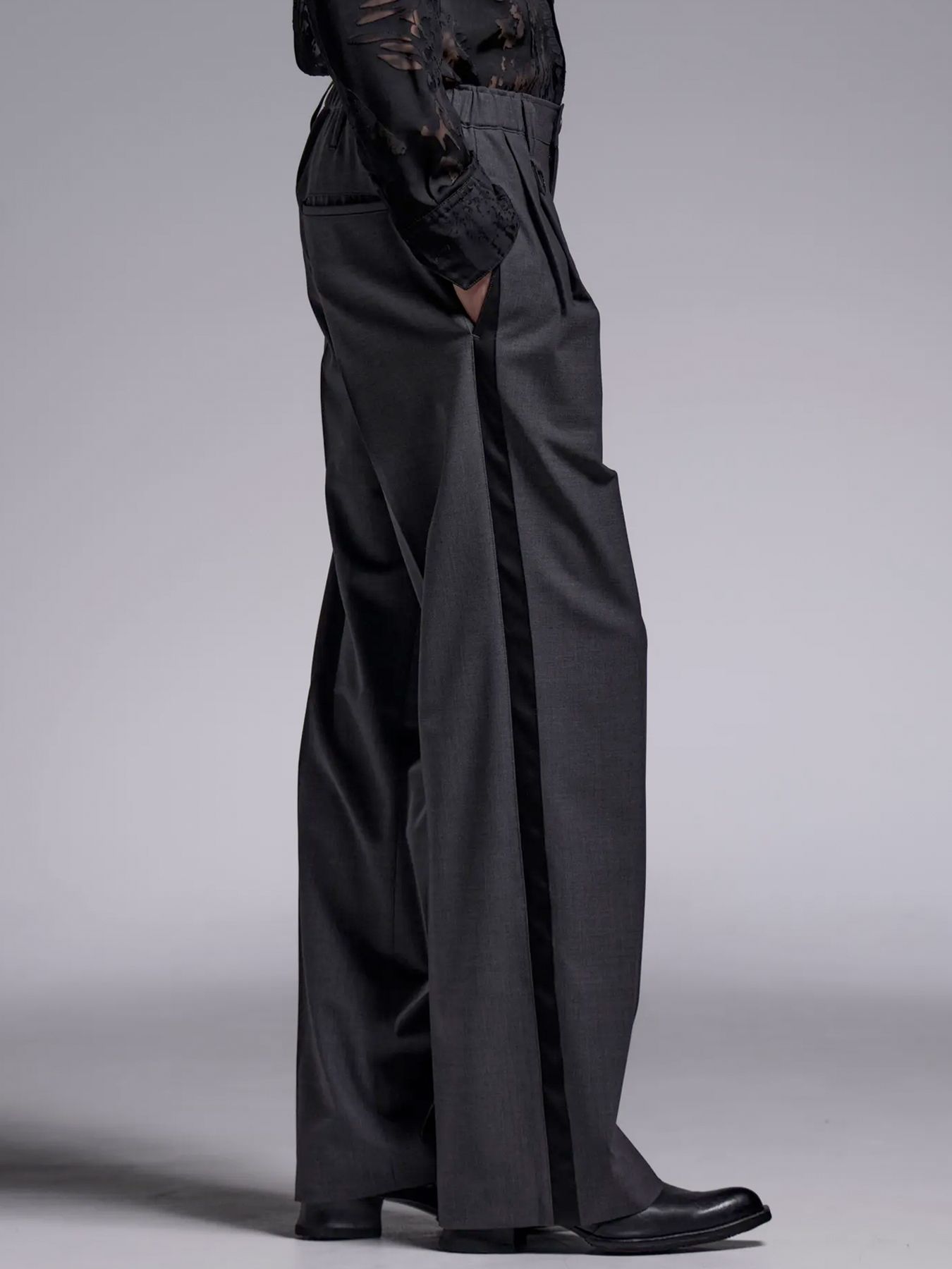 Side Line Wide Slacks / サイドライン ワイドスラックス / グレー