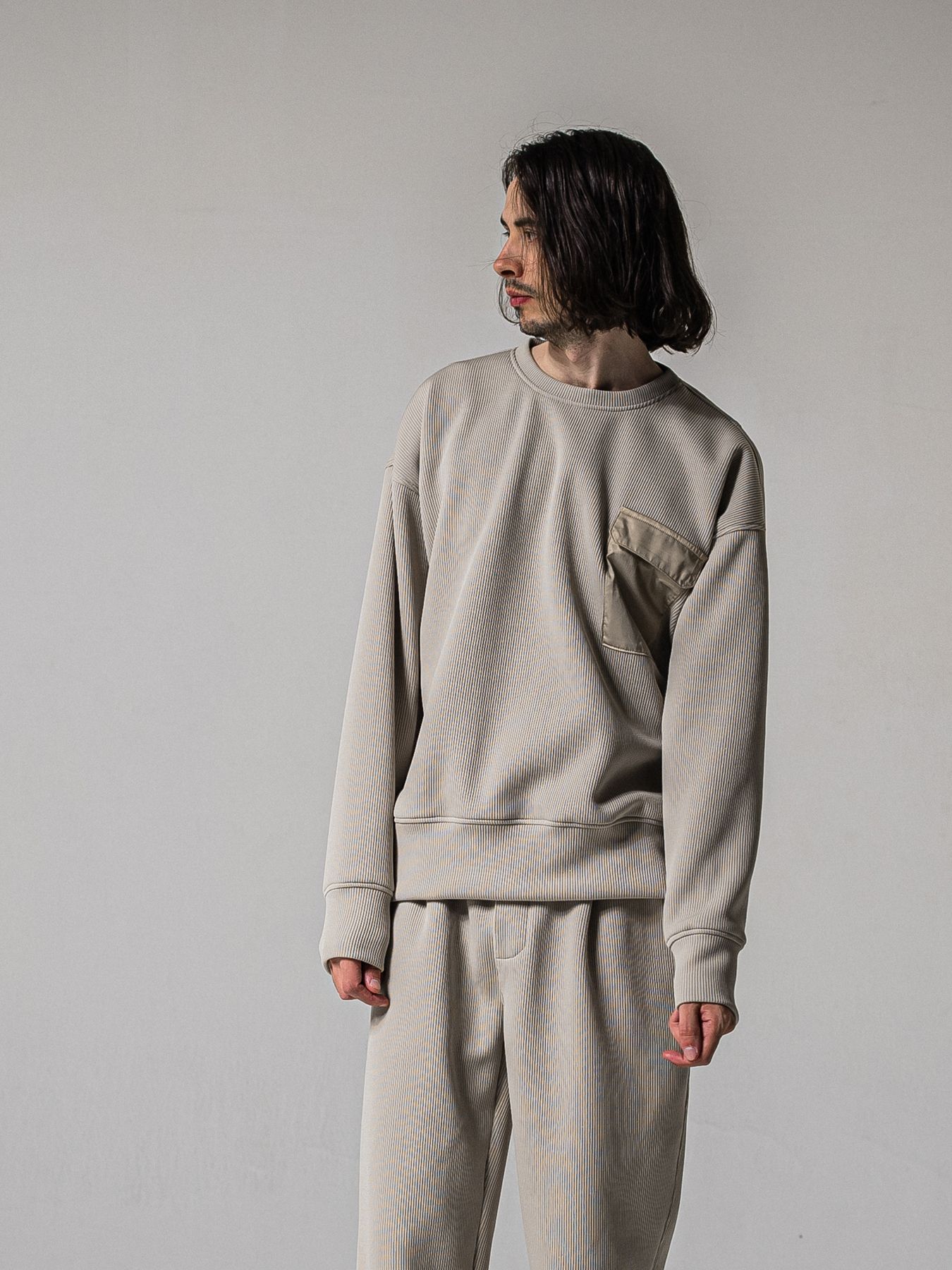 【予約品 11月16日(日) 締切】AZE MILITARY DROP TRAINER / 畔編みニット トレーナー / グレージュ