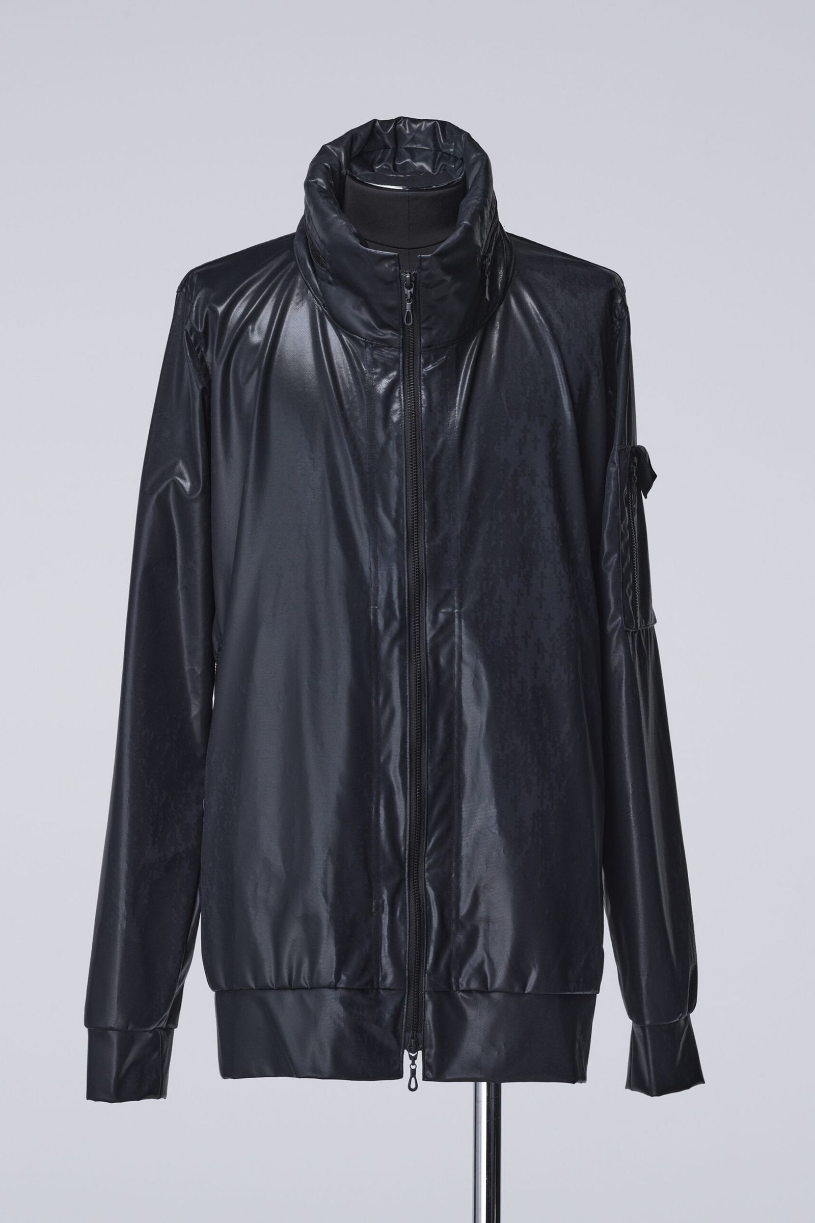 《予約》 Cross Dot Wet Print Stand Collar Zip Blouson  / ブラック 【THE ONENESS】 11月入荷予定