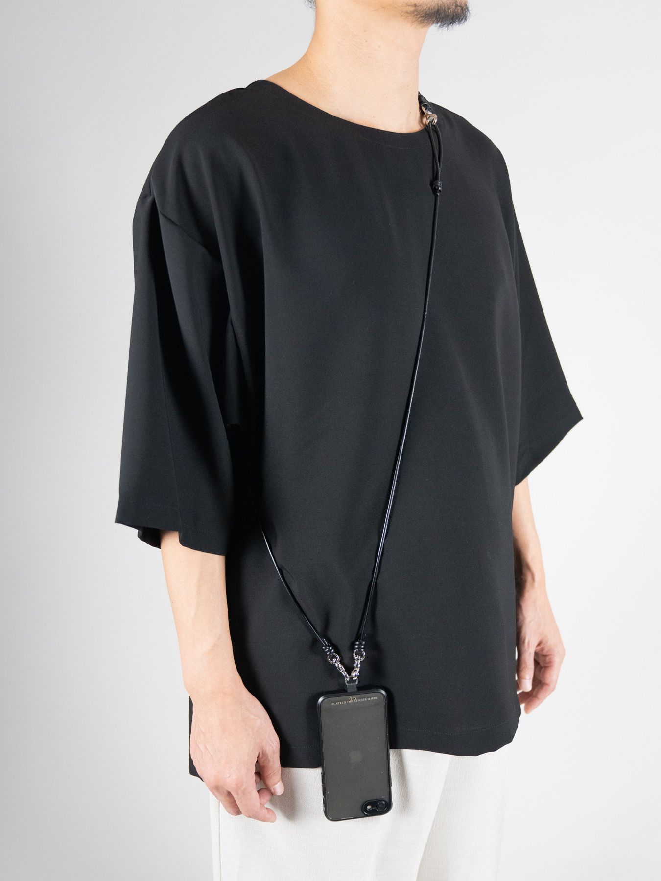 《予約品》 LEATHER BRAID MULTI STRAP / ネックストラップ / ブラック 【Iroquois.SENTI】