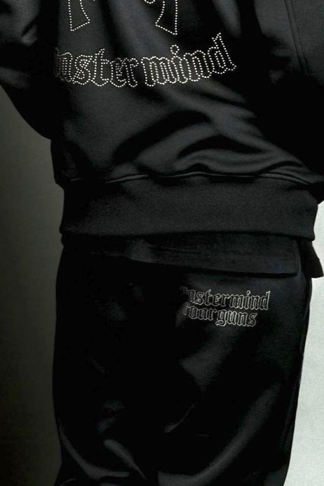 限定TRACK PANTSダンボールジャージ黒【roarguns×MASTERMIND WORLD】