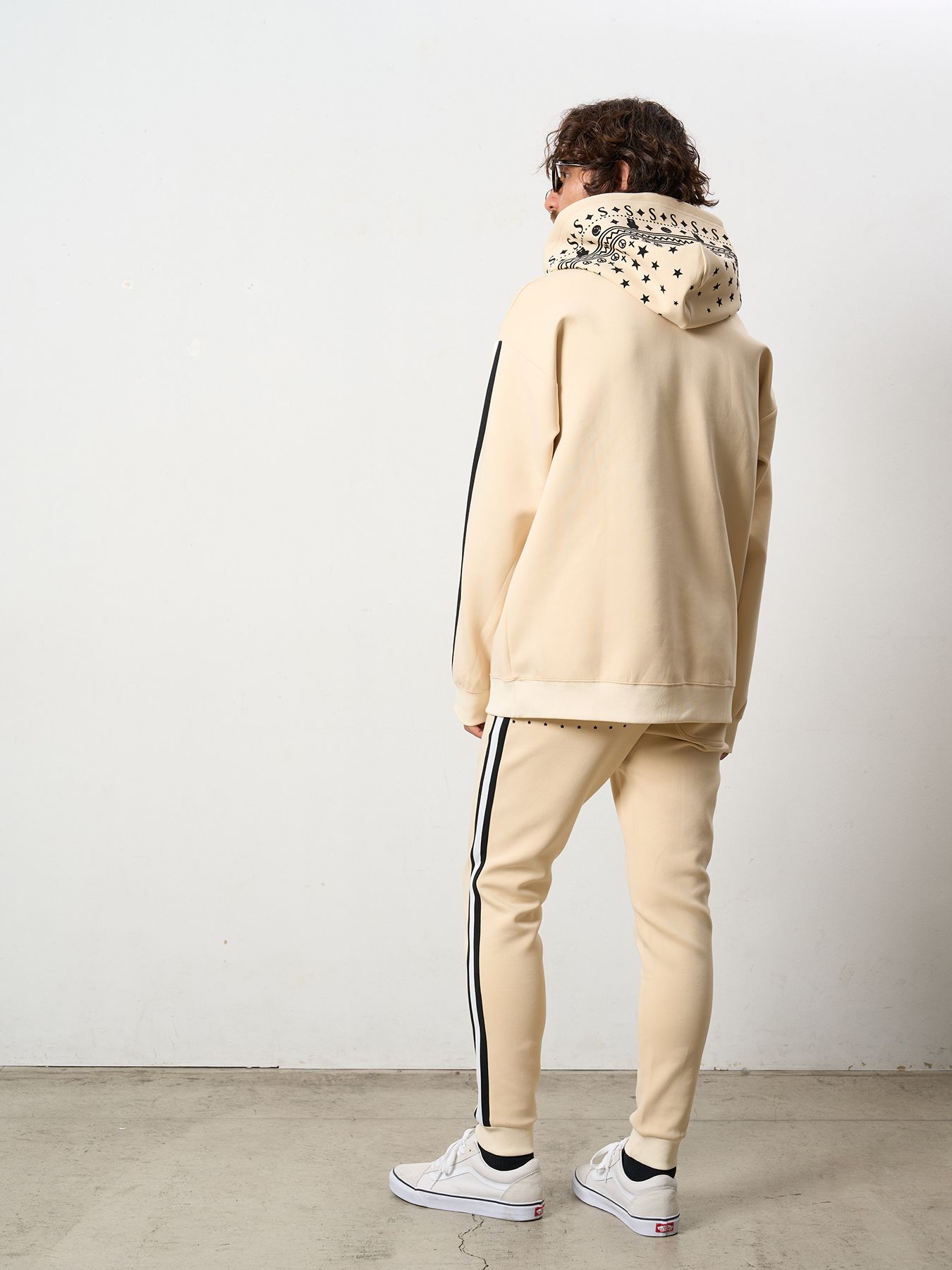 【予約品 5月8日(木) AM10時 締切】 T-Rストレッチポンチ スターノルディックフロッキーライン プルパーカー / オフホワイト