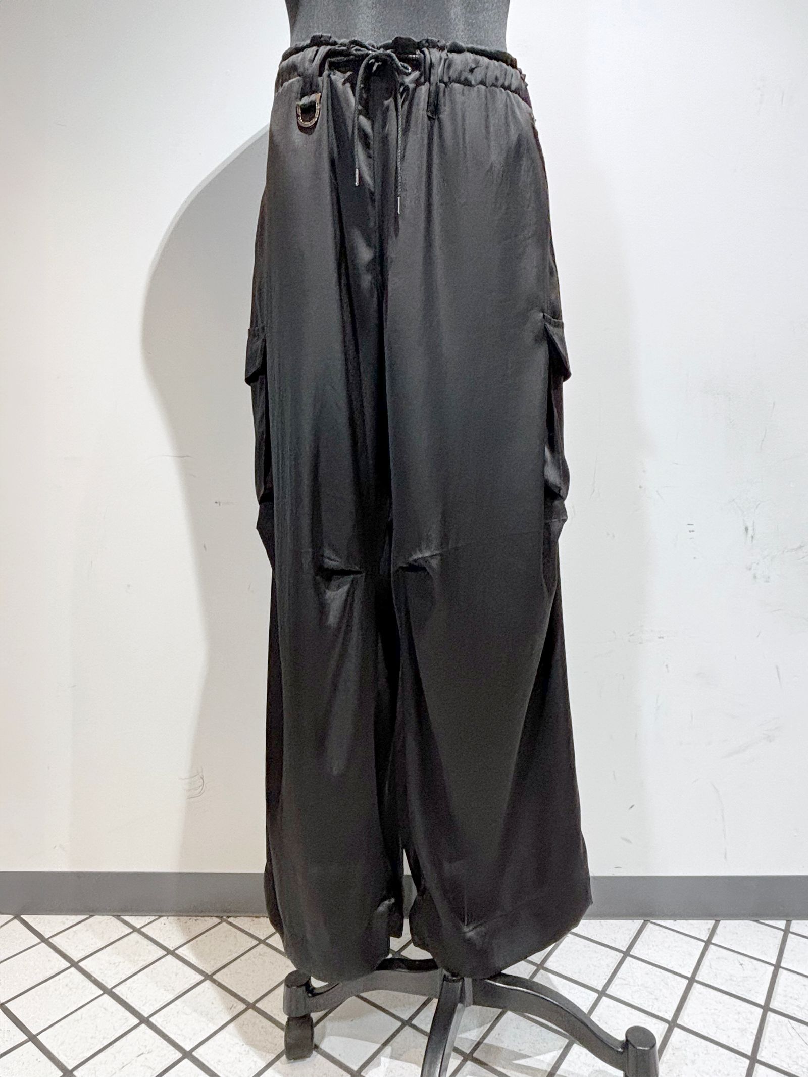 キュプラカーゴパンツ セール】【2WAY】キュプラフィブリルサテン カーゴパンツ