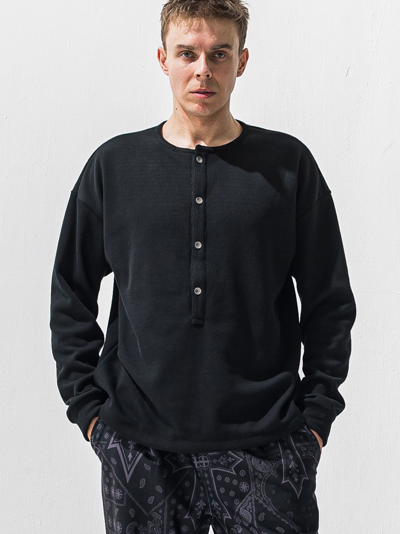 【予約品 9月6日(日) 締切】OVER HENRY VELOURS FLEECE THERMAL / 裏起毛 ハニカムサーマル オーバーサイズヘンリーネック / ブラック