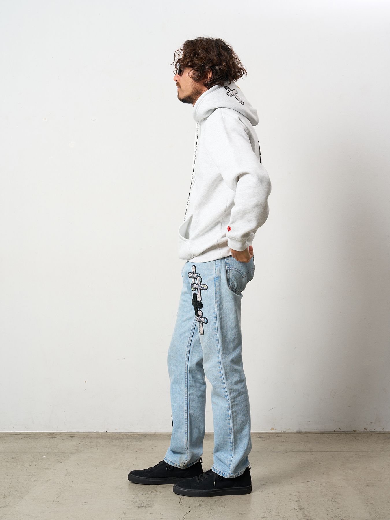【予約品 5月8日(木) AM10時 締切】 TC裏毛起毛 PEACE AFTER DEATH&マルチパッチワーク プルパーカー / アッシュ