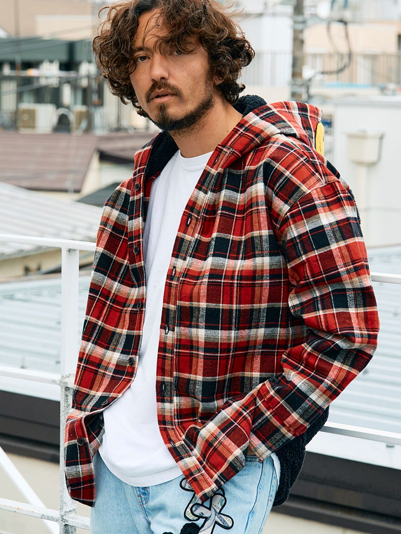 【予約品 】 ヘビーネルチェック-ボア レザースター&サガラパッチワーク フーデッドシャツ / ブラック