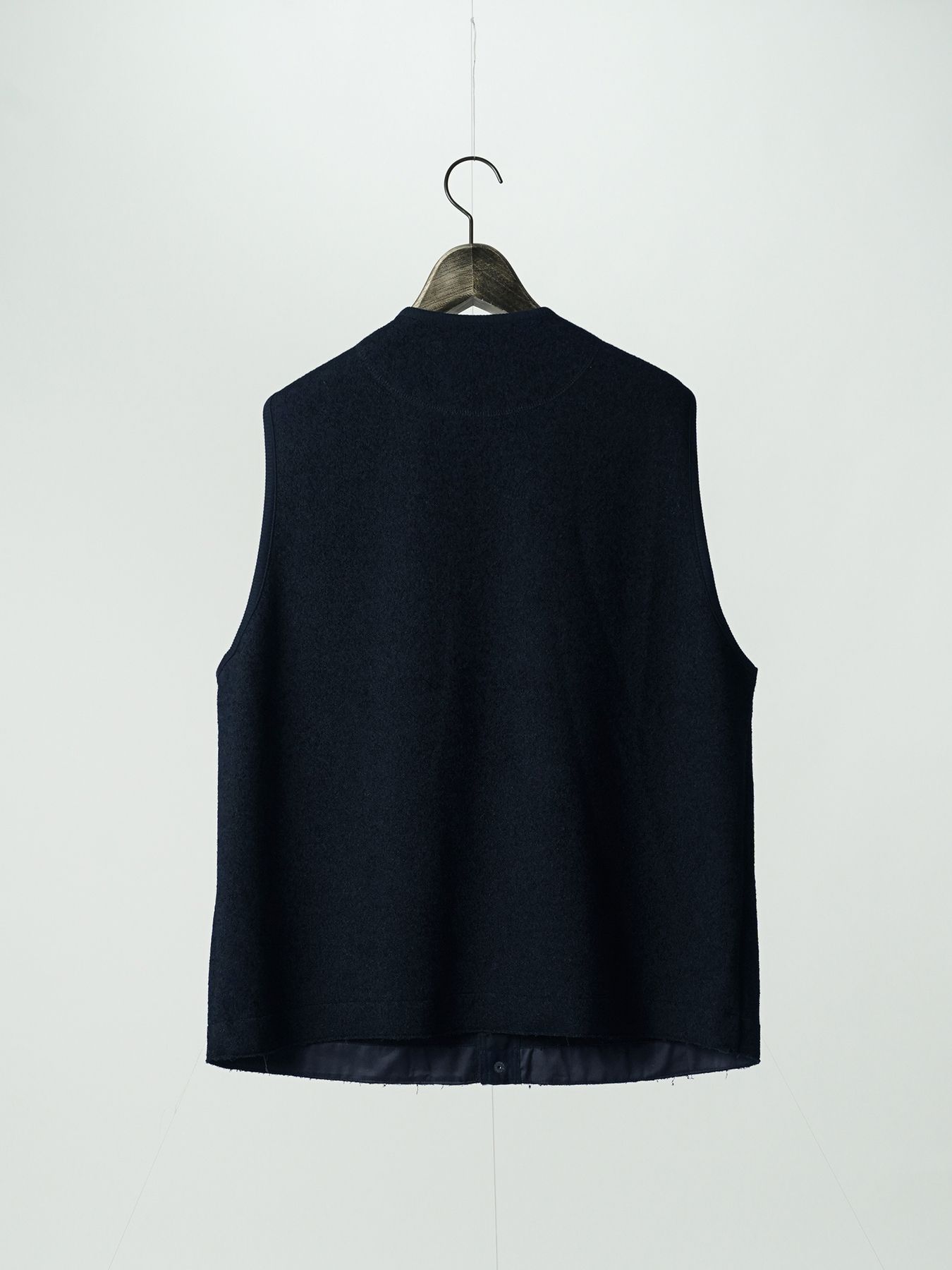 【予約品 5月27日(水) 締切】BOUCLE-VEST / ウール混ブークレー ベスト / ネイビー