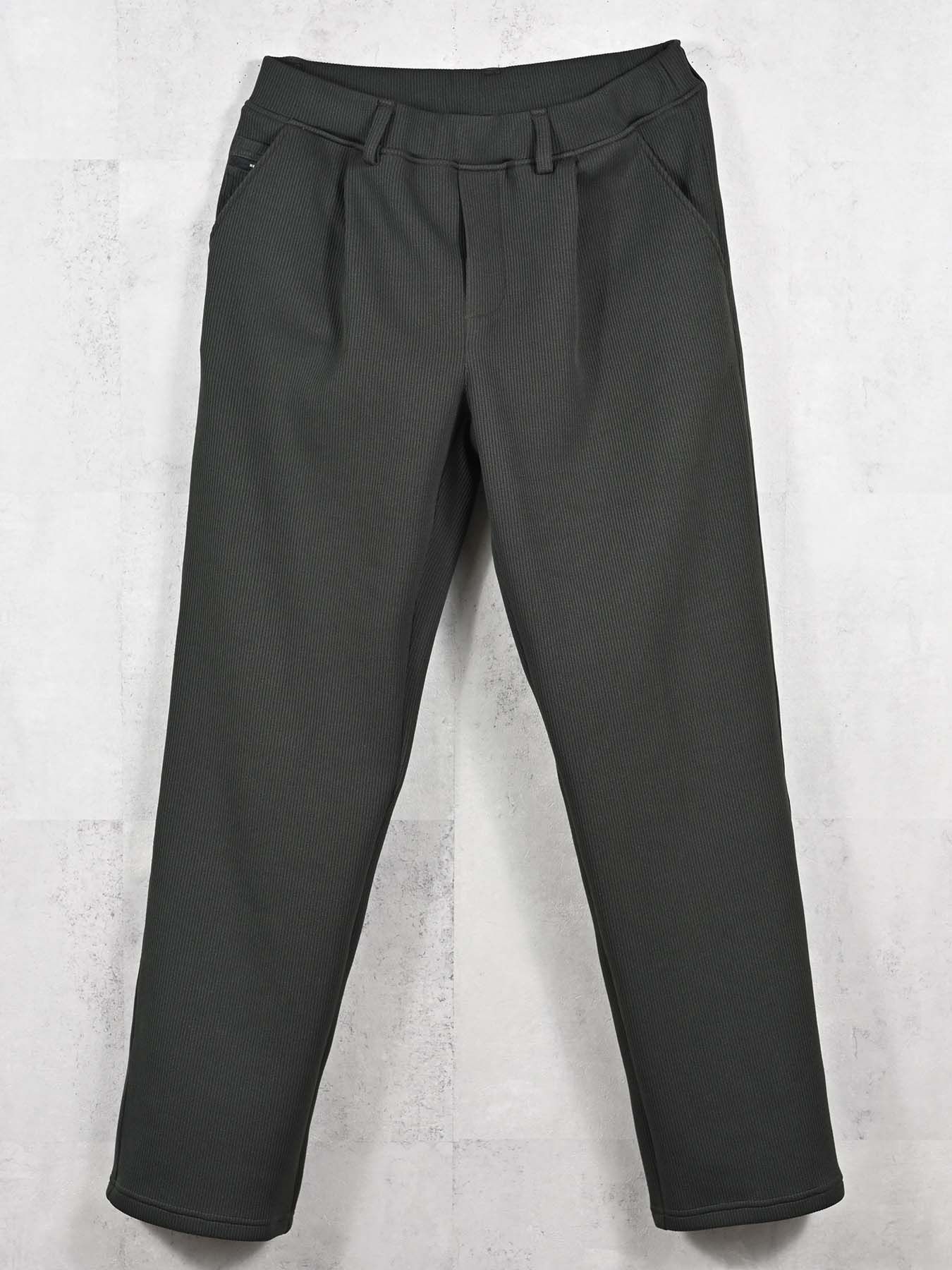 【予約品 11月16日(日) 締切】AZE  WIDE TUCK PANTS / 畔編みニット セミワイドシルエット ワンタック イージーパンツ / カーキ