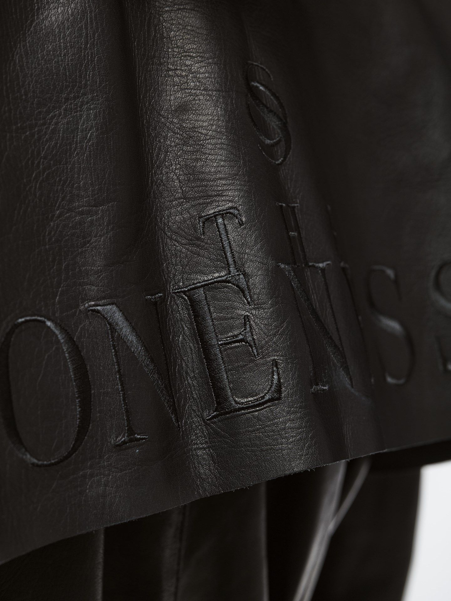 《予約品》 LeatherDrapeHoodie / レザーフードジャケット / ブラック 【THE ONENESS】