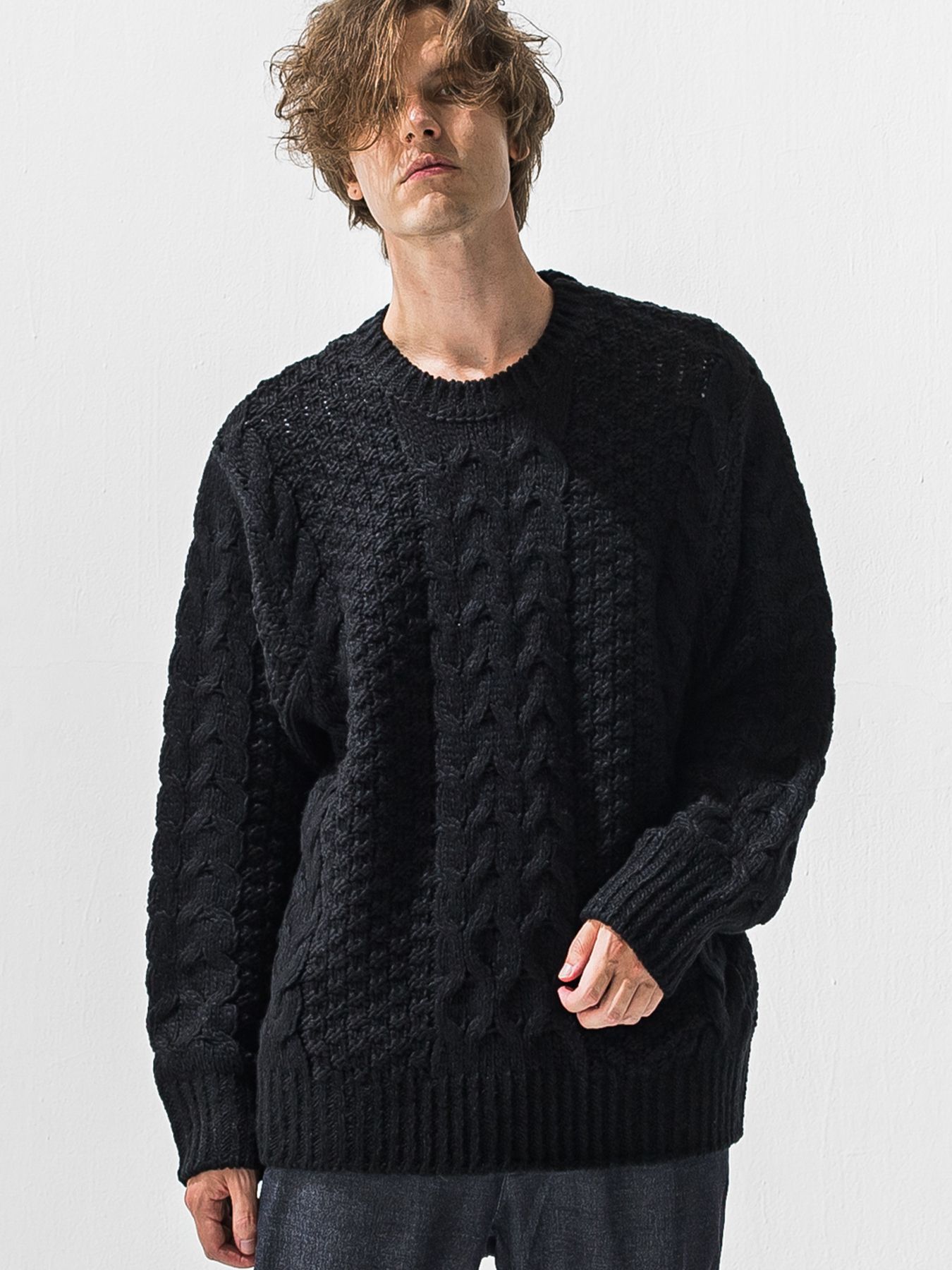 【予約品 9月6日(日) 締切】CABLE LAW SWEATER / ケーブル編みローゲージセーター / ブラック