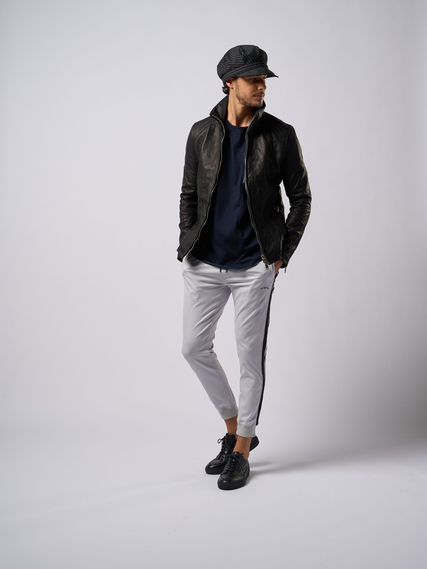 【予約品9月19日 10時締め】 line track pants  / トラックパンツ / ライトグレー