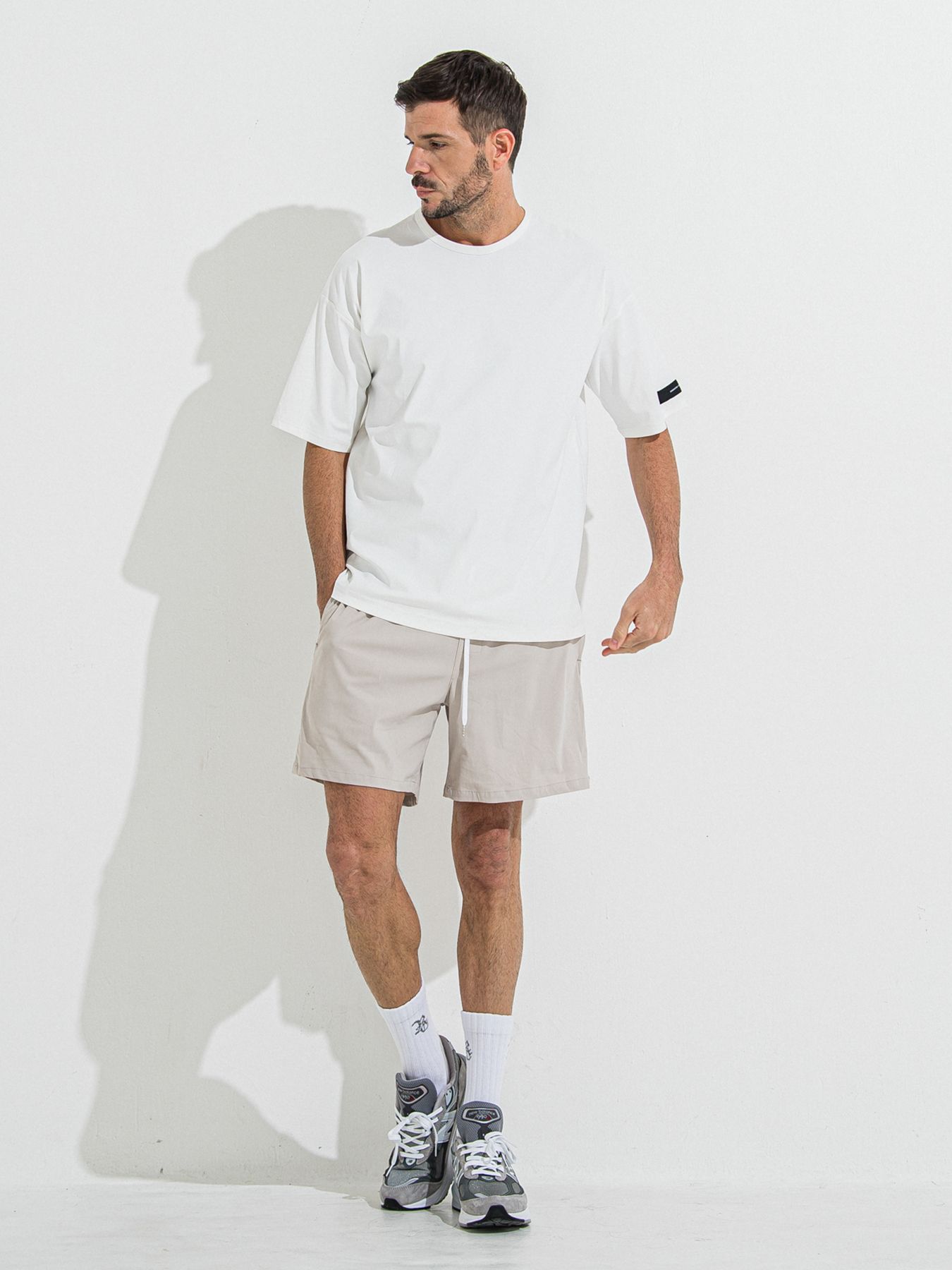 【予約品 】TV NYLON SHORTS / ティーヴィーナイロンショーツ / グレージュ