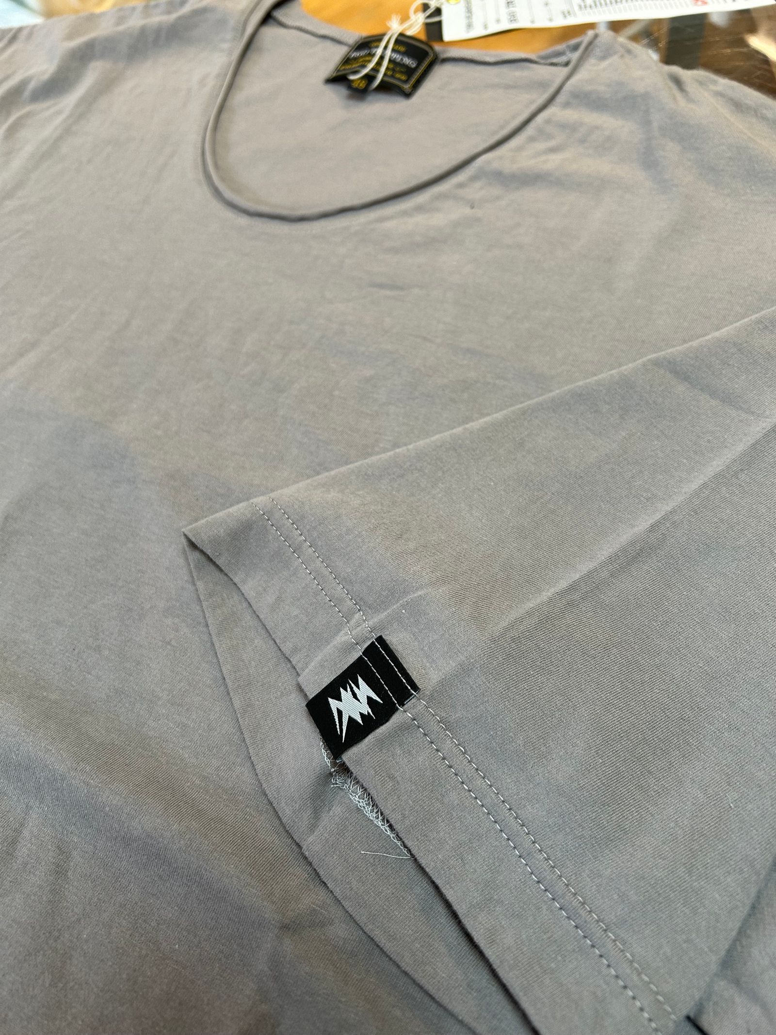 【予約】NERD TEE /Uネック Tシャツ / グレージュ