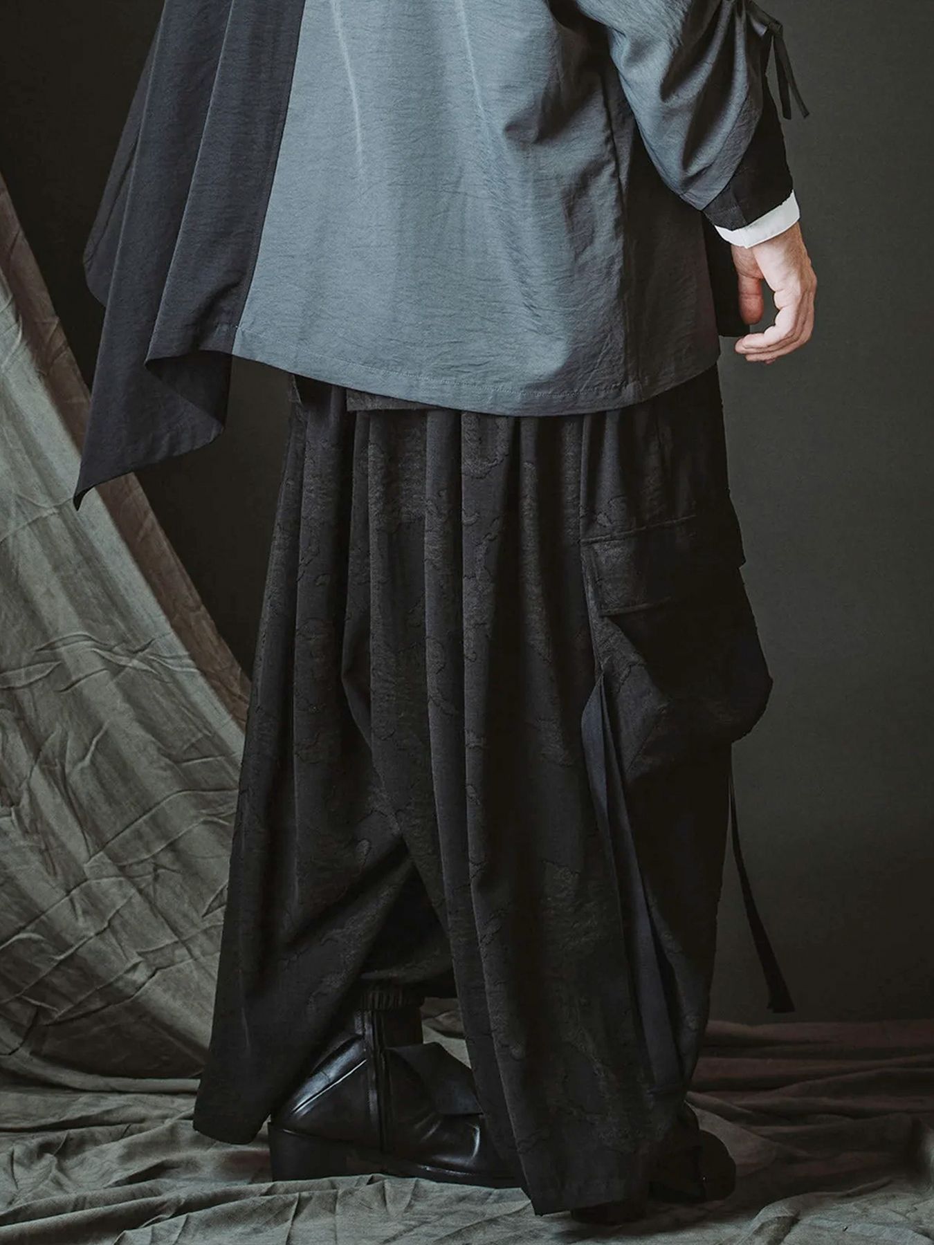 フラッタリングカーゴトラウザーズ / フラワー【NO ID.】