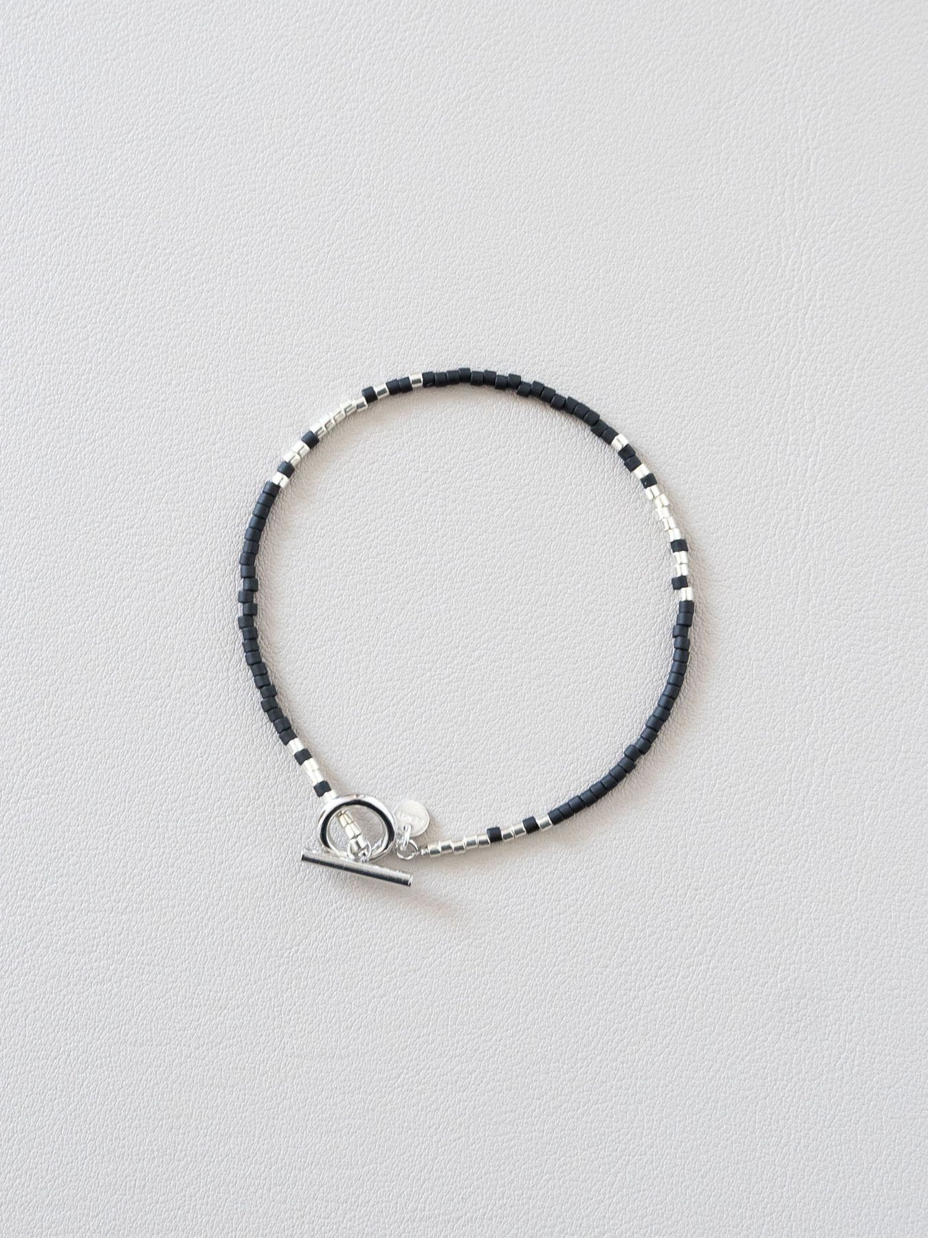 《予約品》 BEADS BRACELET / ブレスレット / ブラック・シルバー 【Iroquois.SENTI】 【Iroquois.SENTI】
