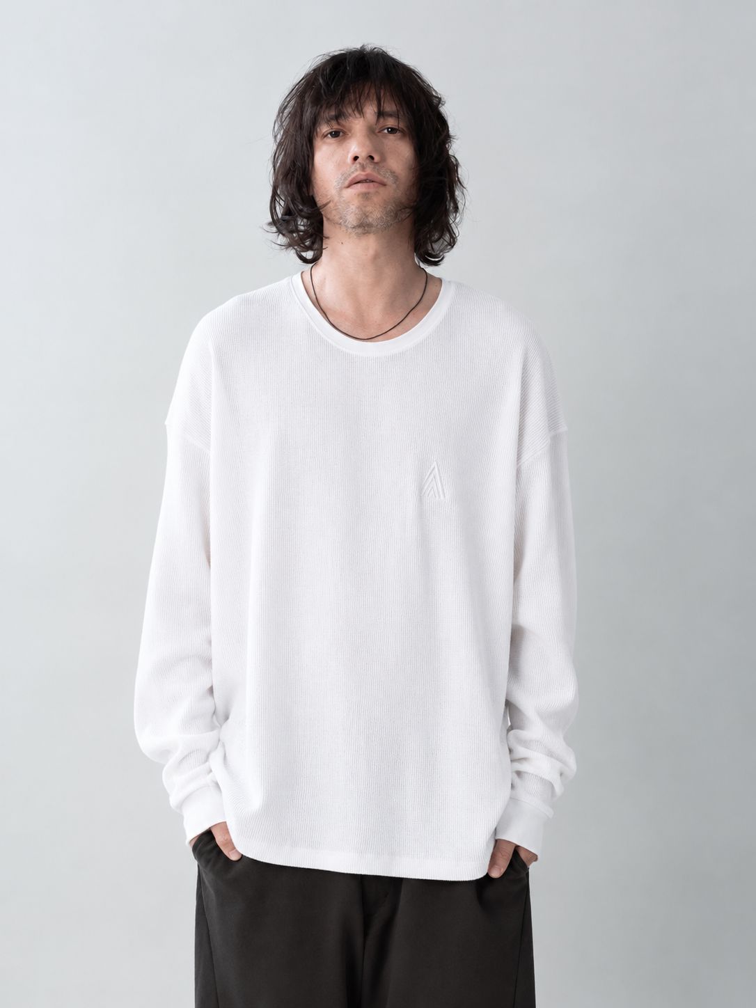 WOOLTHERMAL-TEE embroidery / アイコン刺繍 ローリングネックTシャツ / ホワイト