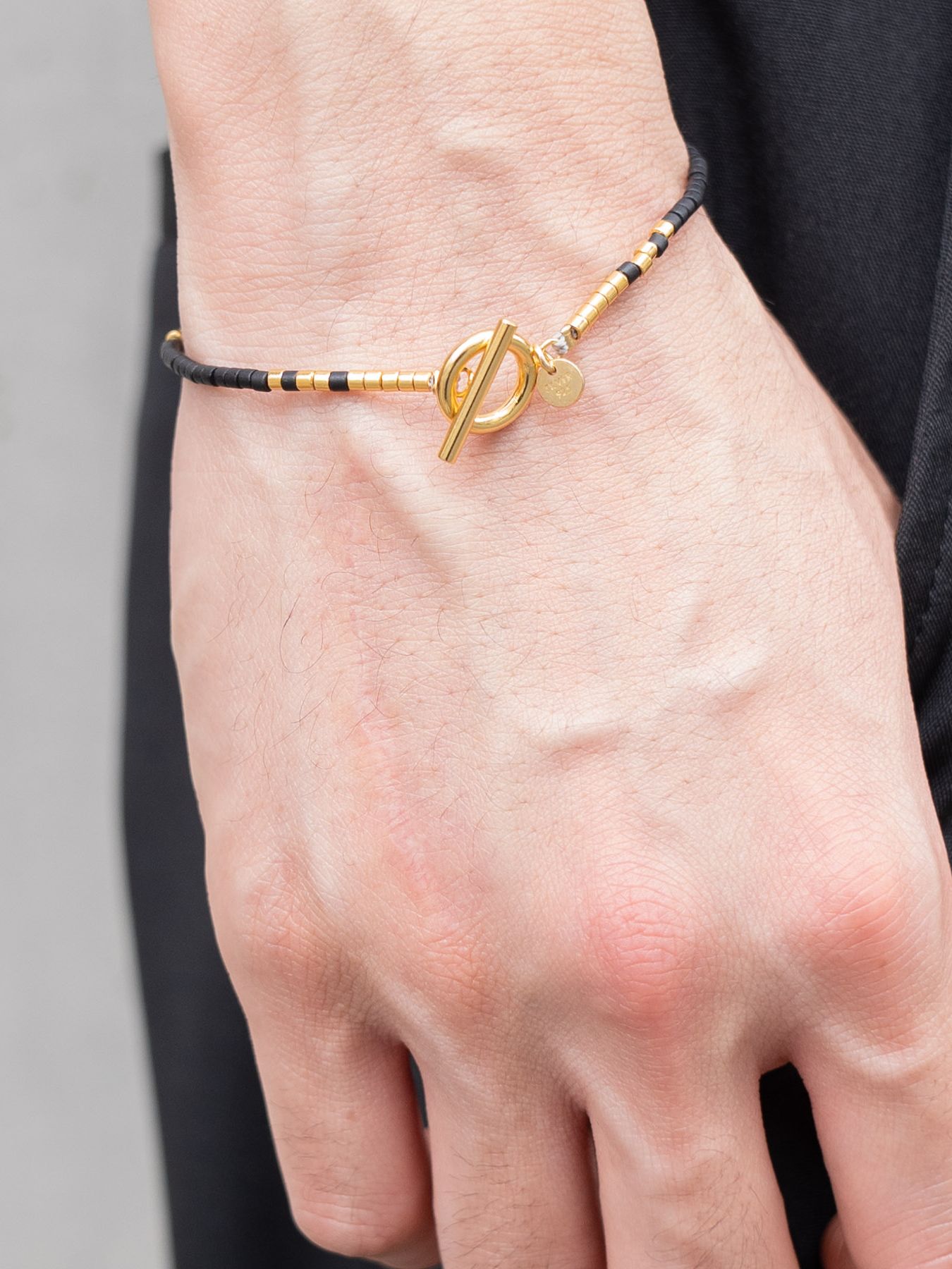 《予約品》 BEADS BRACELET / ブレスレット / ブラック・ゴールド 【Iroquois.SENTI】