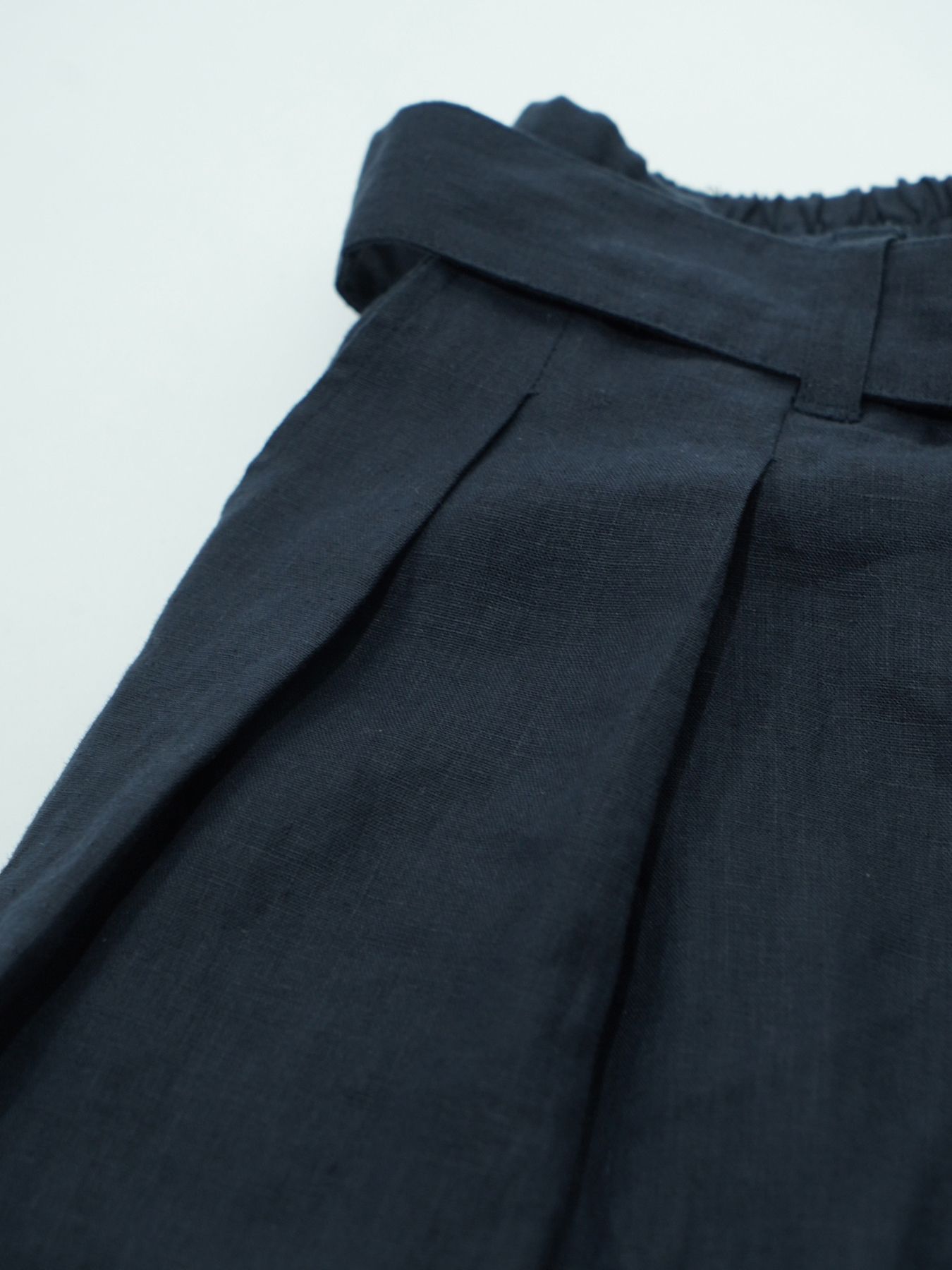 【予約品 2月1日(日) 締切】LINEN OVERSHORTS / オーバーサイズシルエット ショーツ / ネイビー