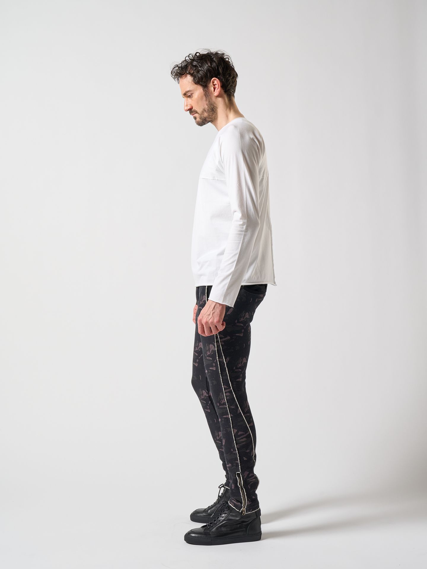 【予約品】 minimalism cut&sewn / Tシャツ / ホワイト