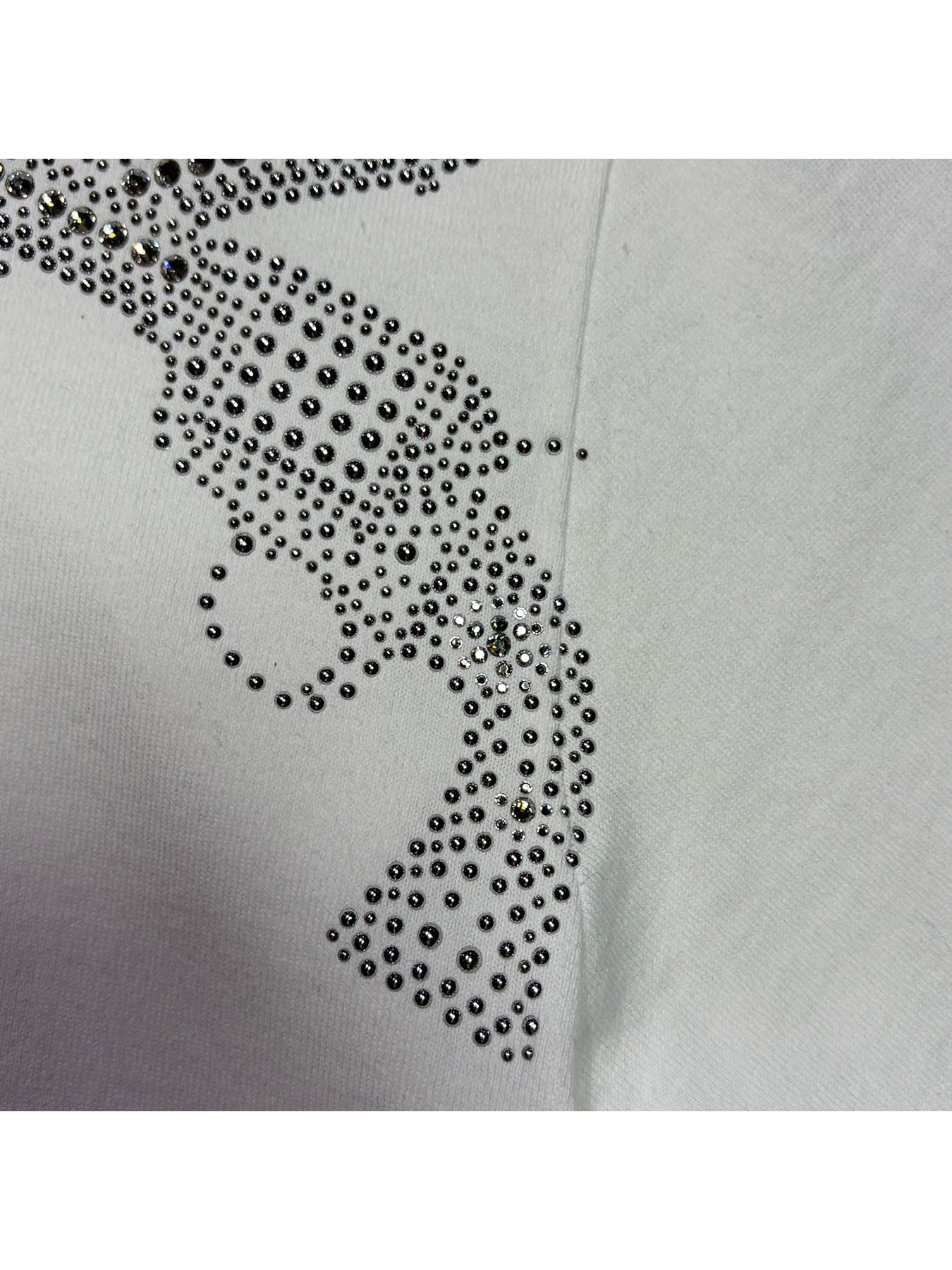 【予約品 3月9日(月) 18:00 締切】FRONT CROSSGUN T / クリスタル メタル クロスガン Vネック Tシャツ / ホワイト