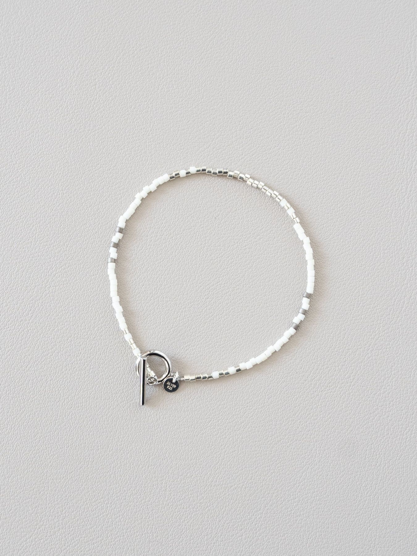 《予約品》 BEADS BRACELET / ブレスレット / ホワイト・シルバー 【Iroquois.SENTI】