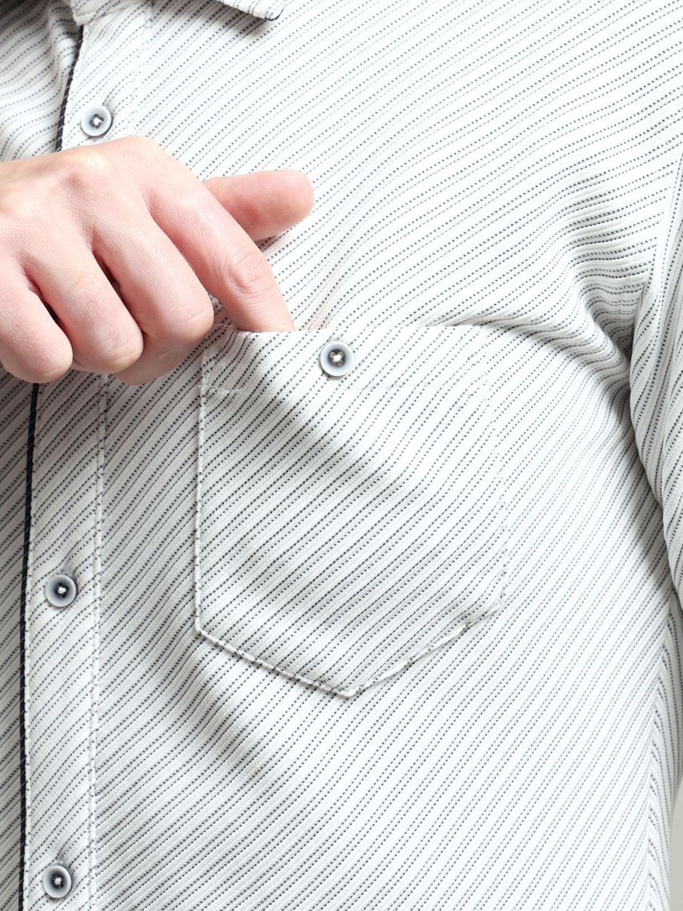 ブライトタックバイヤスレギュラーカラーシャツ / ホワイト 【HIDEAWAYS BLACK】