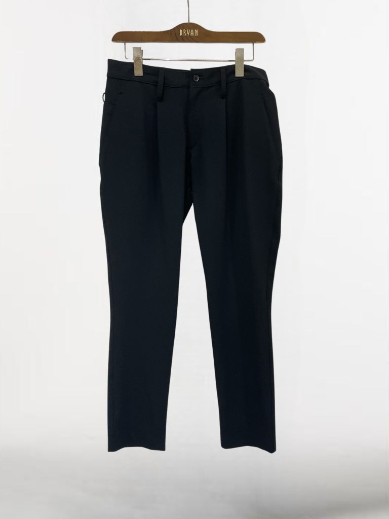 日本限定 tapered slacks  / ブラック