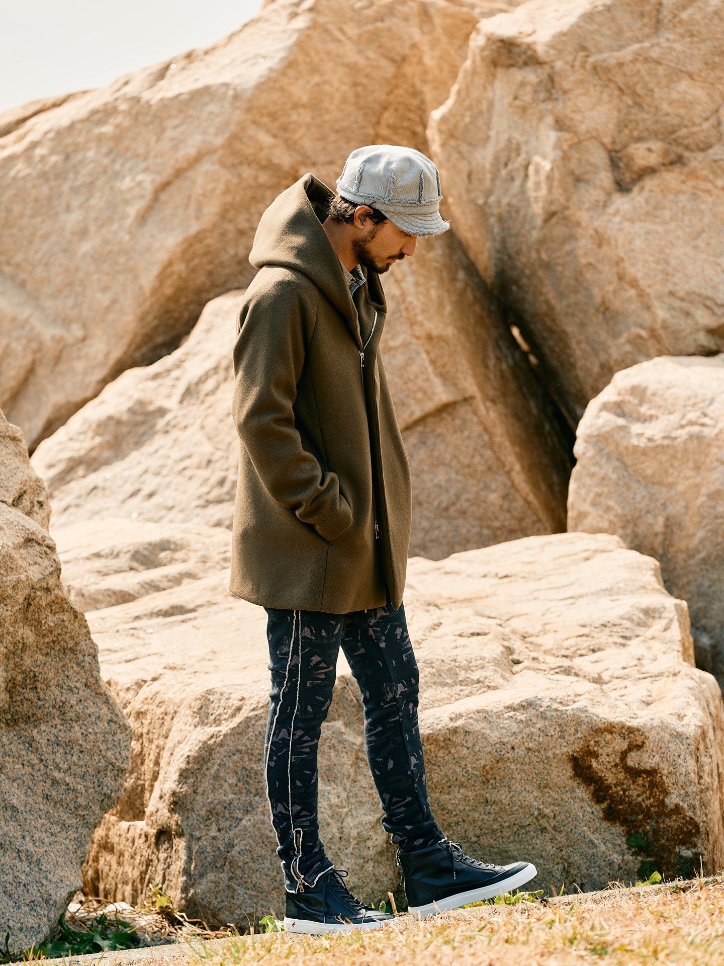 【予約品】 hem zip seam pants / スリムパンツ / ブラック・カモ