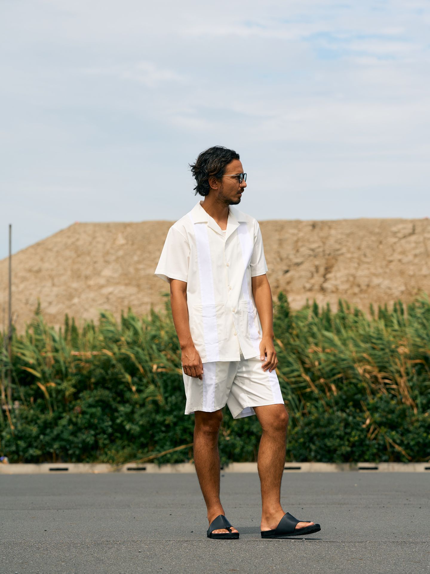 【予約品9月19日 10時締め】 leather thong sandal / サンダル / ネイビー